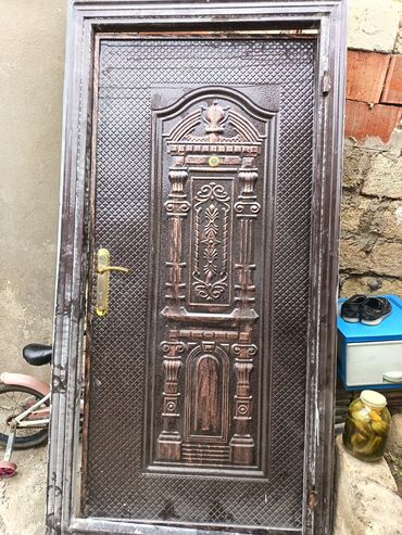 входные двери в баку цены: Metall qapı – klassik naxışlı model - Material: möhkəm metal