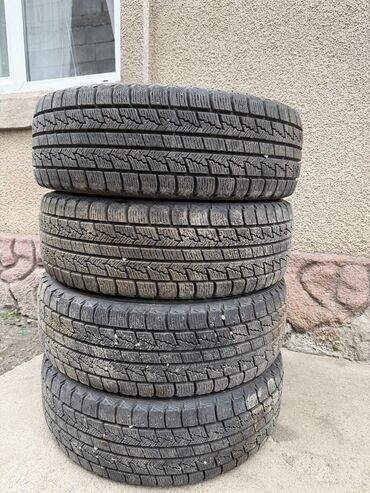 Шины: Шины 205 / 65 / R 16, Зима, Б/у, Комплект, Легковые, Корея, Roadstone — 1