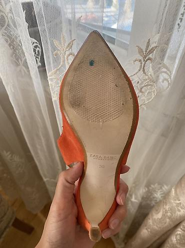 zamşa çəkmələr: Originaldi yeni adi 5.10 banatliq yerden alinmayib olcu 36 ZARA BASIC — 5