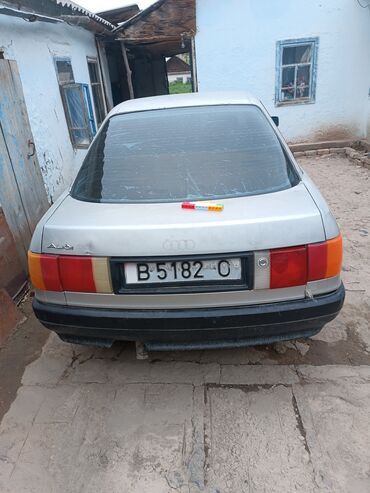 Audi: Audi 80: 1987 г., 1.8 л, Механика, Бензин, Седан