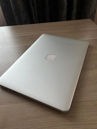 macbook m4 air: İşlənmiş Apple MacBook, 13.3 ", Intel Core i5, 256 GB, Ünvandan götürmə — 2