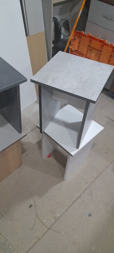 приставной стеклянный столик: Тумбы/приставные столики из ЛДСП - Компактные кубические тумбы с