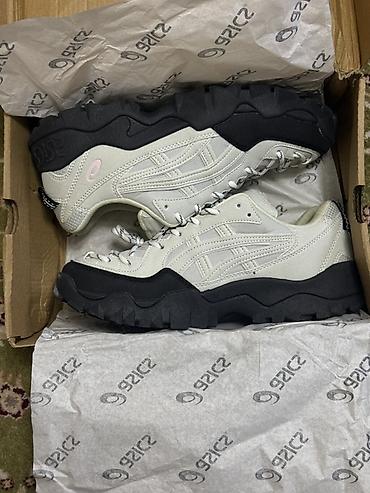 женские кроссы: Мужские кроссовки, 41.5, Asics, Новый, цвет - Белый, Самовывоз — 1