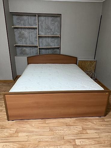 Кровати: Двуспальная кровать, Б/у, С матрасом, длина - 200 см — 2