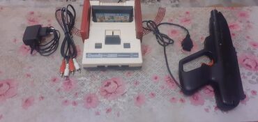 Volvo: Dendy Junior 8-bit oyun konsolu 1994cu ilin tam islek veziyete