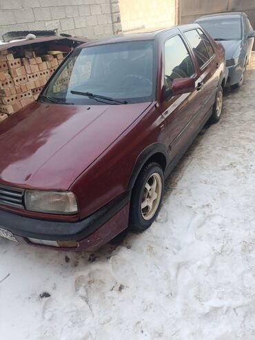 Volkswagen: Volkswagen Vento: 1995 г., 1.8 л, Механика, Бензин, Седан