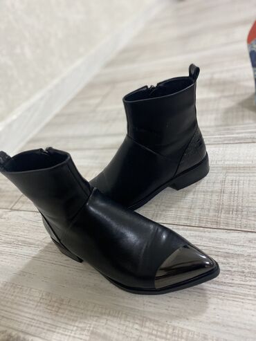 обувь для туризма: Сапоги, 36, цвет - Черный