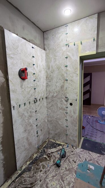 Укладка плитки: Подготовка стен для укладки, Подготовка стен для грунтовки, Резка плитки | Керамическая плитка, Керамогранитая плитка, Мозаичная плитка | Вертикальная укладка, Диагональная укладка, Горизонтальная укладка Больше 6 лет опыта — 22