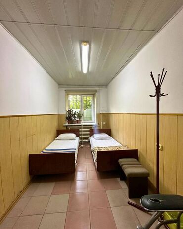 Офисы: Продаю Офис 174 м², 1 этаж — 4