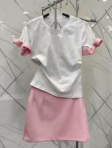 Kompleti: Damski komplet – kratka majica i mini suknja Opis: - Elegantni letnji — 8