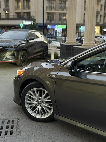 б у машины: Toyota Camry: 2018 г., Гибрид, Седан — 6