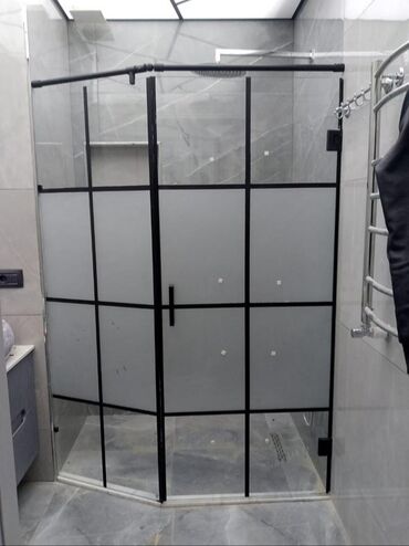 Duş kabinaları, arakəsmələr: Arakəsmə, Künc üçün — 11