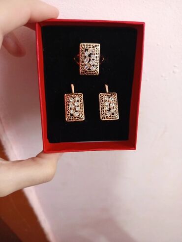 Tuflilər: Üzük və sırğalar - Metal: qızılı tonlu qirmizi rus qizili rengi - — 10