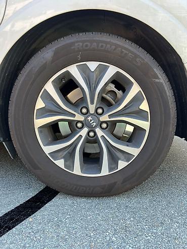 Kia: Kia Carnival: 2020 г., Минивэн — 27