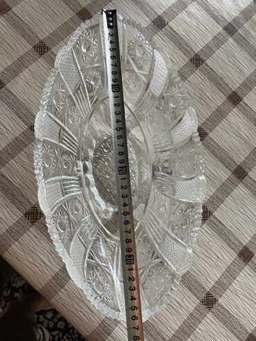 Посуда: Продаю чешский хрусталь, б-у в отличном состоянии. Вазы все разного — 9