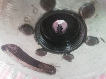 Ostali motocikli i skuteri: Beli magnet za t11 
Za osovinu radilice 10 mm
Cena fixsna 
Ispravano  — 11