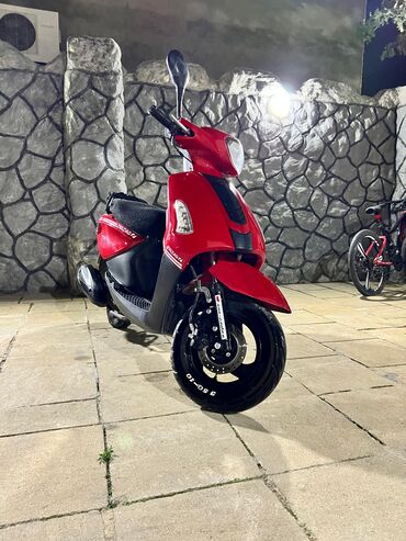 Mopedlər,skuterlər: Qırmızı şəhər skuterı – ZIGZAG V - Rəng: parlaq qırmızı, qara — 2