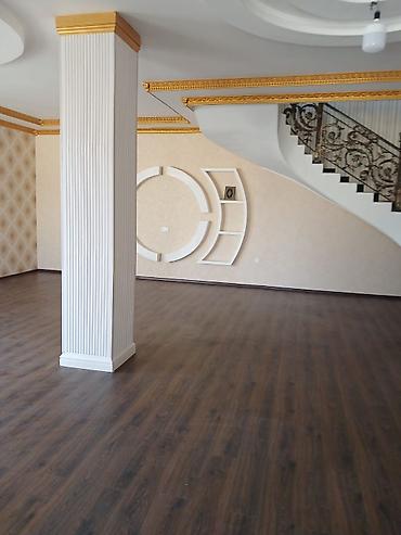 Həyət evləri və villaların satışı: Satılır: həyət evi/villa - İki mərtəbəli, sütunlu fasadlı geniş həyət — 14