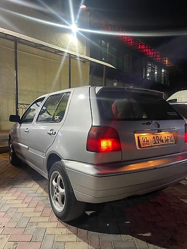 Volkswagen: Volkswagen Golf: 1994 г., 2 л, Механика, Бензин — 2