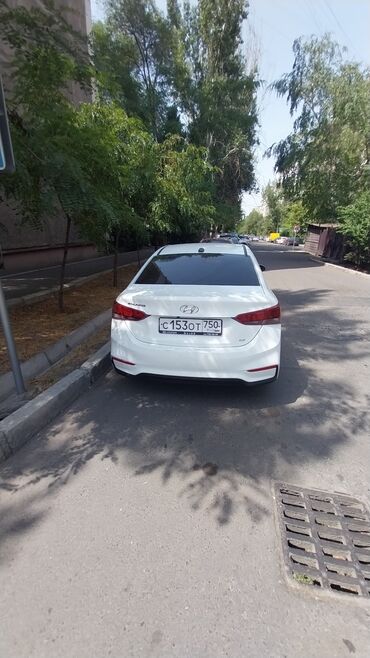 продаю hyundai solaris: Hyundai Solaris: 2017 г., 1.6 л, Типтроник, Газ, Седан