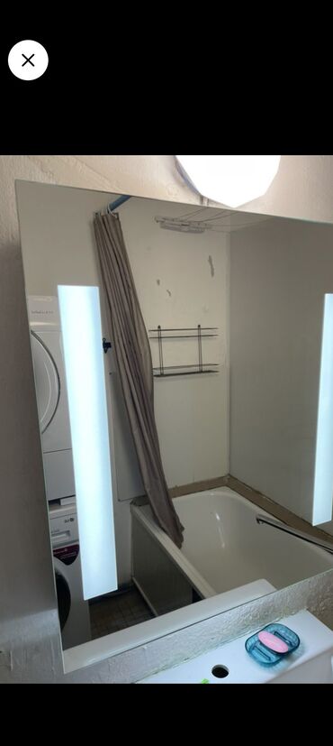 зеркало в ванную: Зеркало с подсветкой для ванной. Размер 63 на 56, глубина 10. Есть