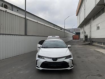Toyota Corolla: 2019 г., 1.8 л, Вариатор, Гибрид, Седан