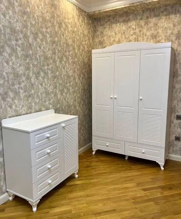 Digər mebel: DulBesik kamut ve dolap desti satilir.700 azn Yenidir 5 ayin