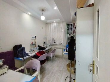 Kommersiya daşınmaz əmlakının satışı: Xırdalanda,Seyfəddin dağlı küçəsi, yol kenarı yeni tikili 5 mərtəbə — 6