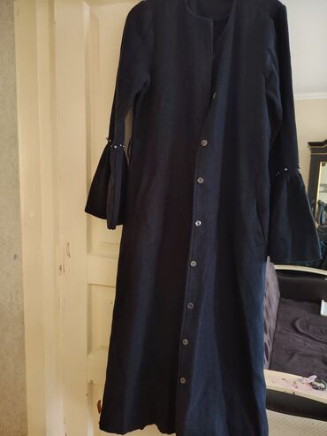 Dəstlər, kostyumlar: Qadın geyim dəsti – 4 məhsul 1) Zeytun-yaşıl şifon ponço üstlük - — 7