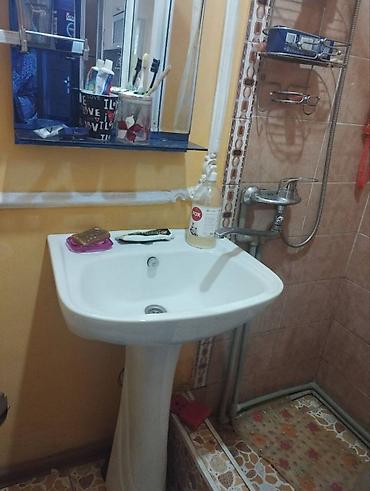 Продажа коттеджей и домов: Продается уютный дом в центре Токмака! Адрес: г. Токмак, ул. Р — 7