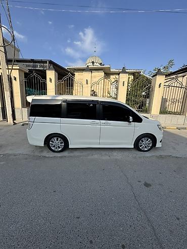 Honda: Honda Stepwgn: 2010 г., Газ, Минивэн — 4
