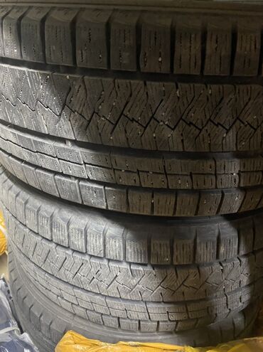 шины r14c: Шины 235 / 35 / R 18, Зима, Б/у, Комплект, Легковые, Китай, Triangle