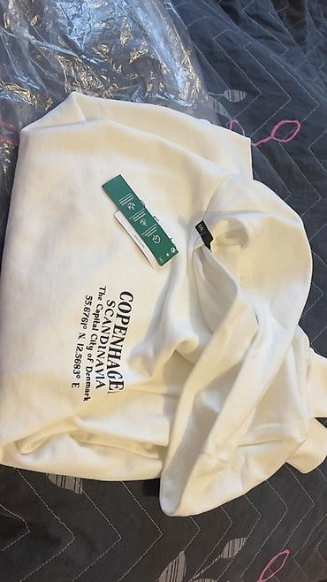 kişi geyimi: Ağ rəngli kapüşonlu svitşört (hoodie) Üzərində “Copenhagen – — 1
