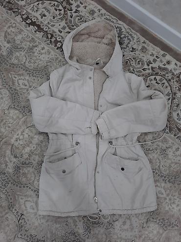 Пуховики и зимние куртки: Женская одежда пакетом. Размер s m, только белое платье на запах xl — 4