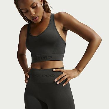 sorcevi prodaja: Nike Pro Seamless High Rise
5inch Shorts vel. S 
IF — 1