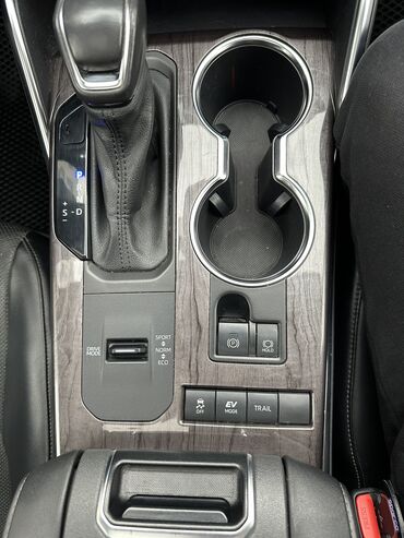 Toyota: Toyota Highlander: 2022 г., 2.5 л, Вариатор, Гибрид, Кроссовер — 9