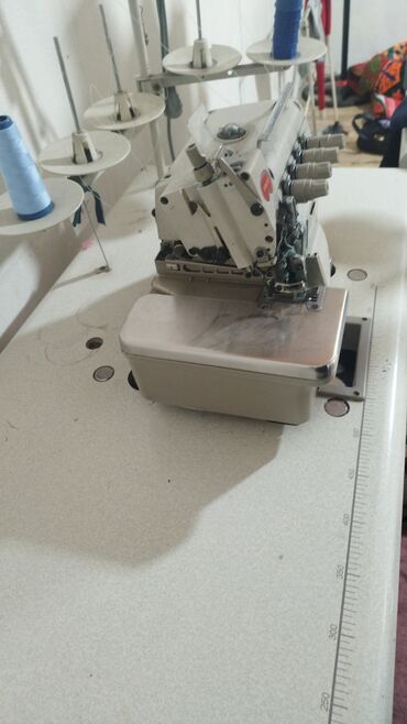 аренда швейных машинок: Швейная машина Полуавтомат