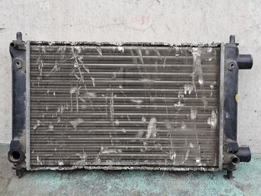 Радиаторы: Радиатор охлаждения двигателя Volkswagen Polo 2, 1985г.в. Оригинал — 5