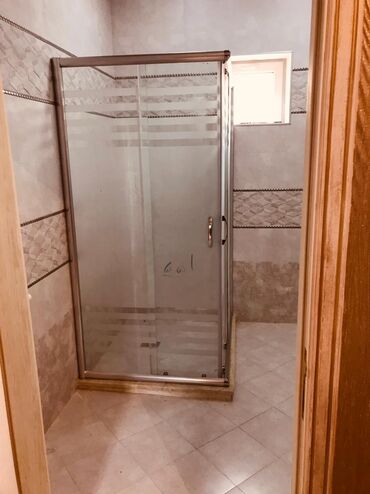 Duş kabinaları, arakəsmələr: Yeni Arakəsmə, Pulsuz çatdırılma — 19