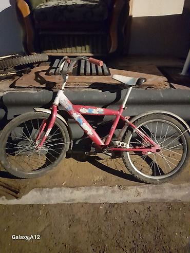 Velosibet 20 lik
pedalin topu daqilib 15m son lalafo.az -da Velosibet 20 lik
pedalin topu daqilib 15m son