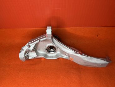 Ступицы: Передняя правая Ступица Land Rover Новый, Оригинал — 2