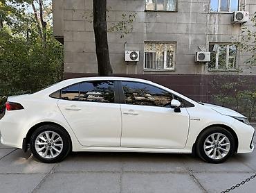 e5 olom: Toyota Corolla: 2022 г., 1.8 л, Вариатор, Гибрид, Седан — 8