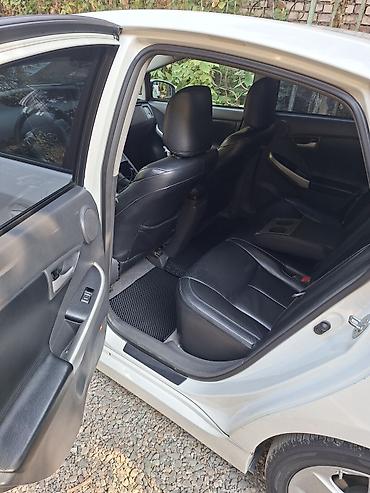 би лед установка: Toyota Prius: 2010 г., 1.8 л, Вариатор, Гибрид, Лифтбек — 8