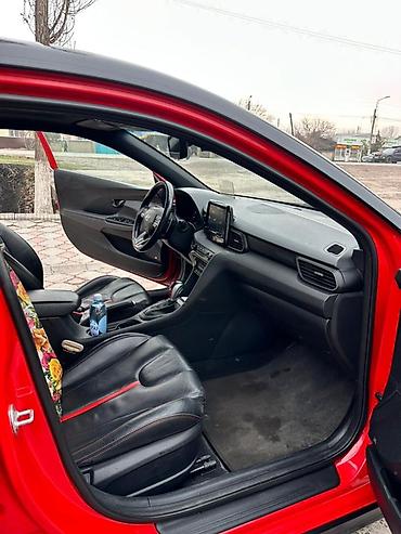jetour dashing: Hyundai Veloster: 2018 г., 1.6 л, Хэтчбэк — 4