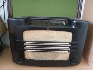 aparat za pritisak: Stari radio cena 300e
Tel