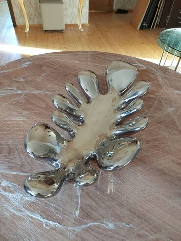 caxir qabi: Masa usdu vaza dekor yenidir 120 manata almisdim bezi sebeblerden cox