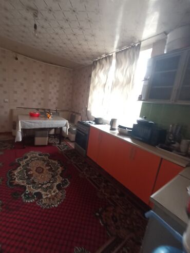 Продажа квартир: 130 м², 4 комнаты, Старый ремонт Кухонная мебель