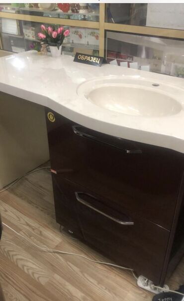 шкаф в ванную: Мебель для ванной комнатыцельнолитая раковина р-р Столешница
