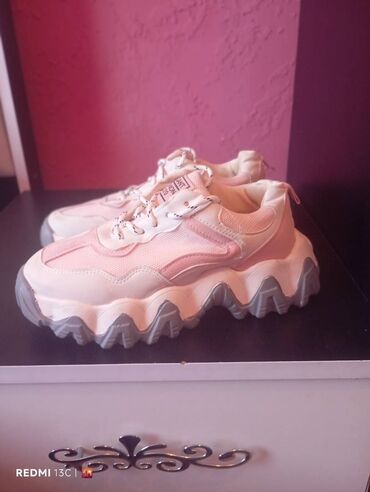 Köynək və bluzalar: 2 ci əl paltarlar var isdiyen vasap yasın — 21