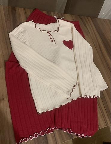 Ev geyimləri, pijamalar: Qadın pijama dəsti Yenidir her birin 60 azn almisam ama endirimle — 13